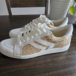 Dolce Vita sneakers